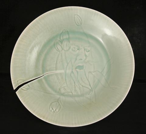 Six Pack tulip wall platter self- portrait RGM celadon 1999.jpeg