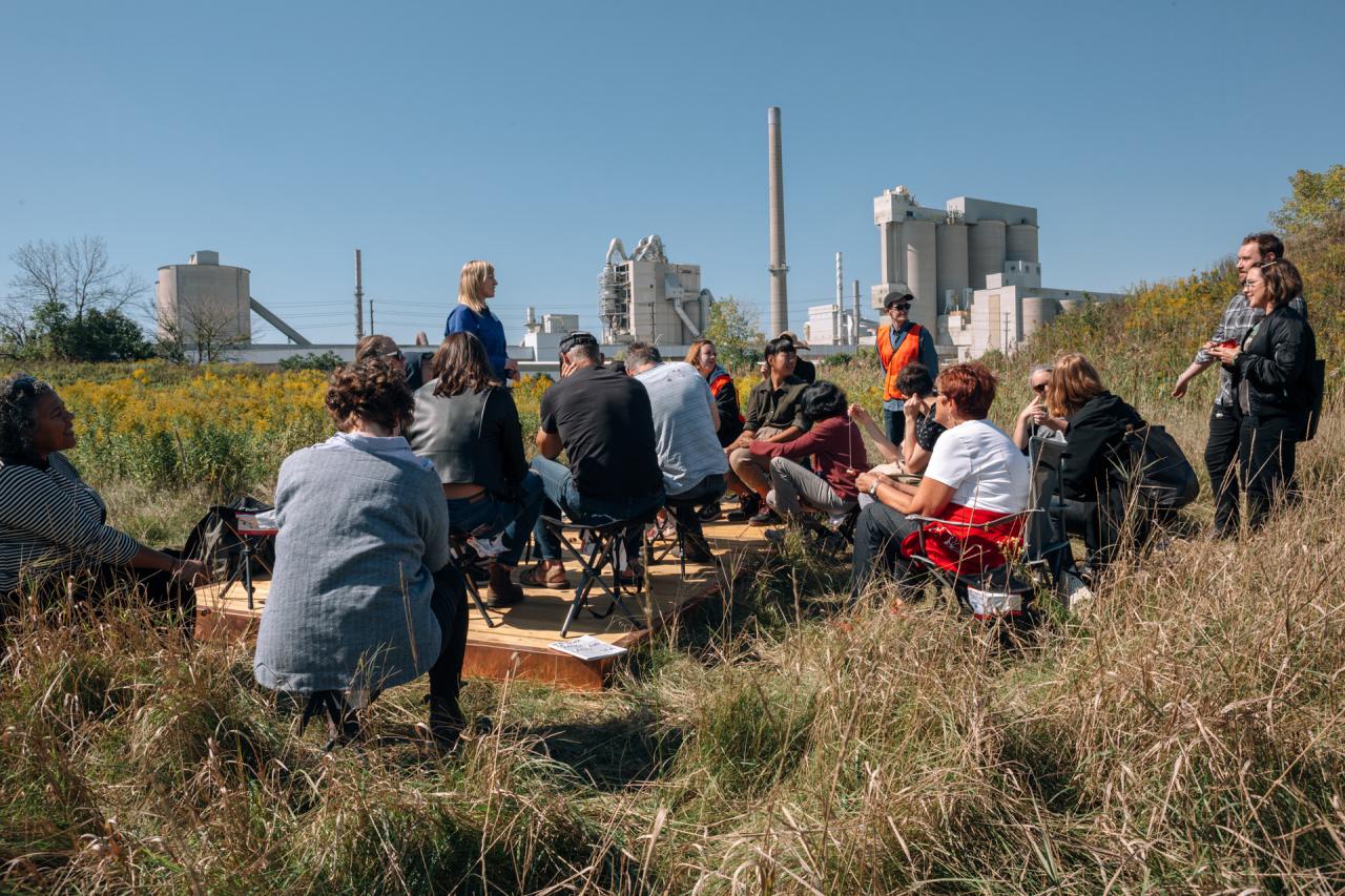 Alana Bartol, Water-witching Workshop: a slick, a smear, awash in green…, 2018. Southdown Industrial Area, Mississauga, ON. the work of Wind: Air, Land Sea, Blackwood Gallery, University of Toronto Mississauga. Photo by Yuula Benivolski. 