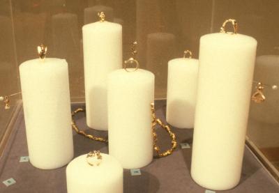  Lois Etherington Betteridge, Silver and Gold, installation detail, 1981.